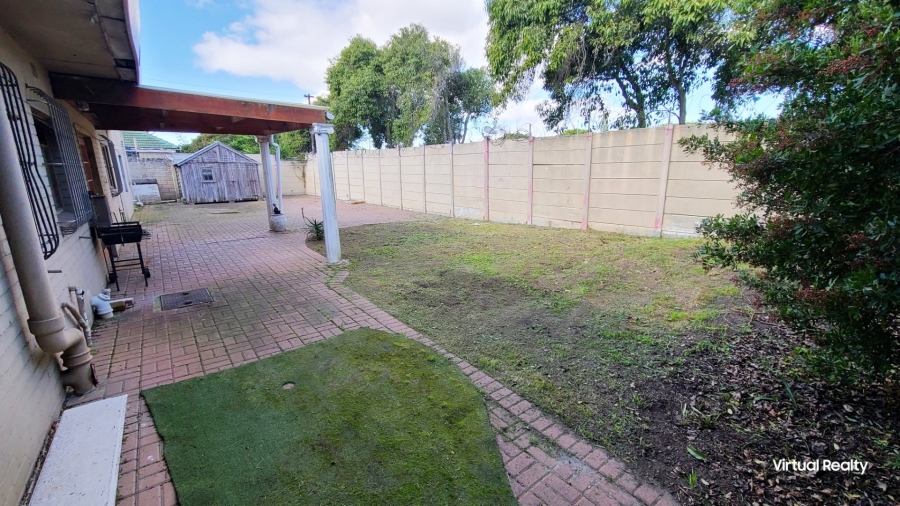 4 Bedroom Property for Sale in Thornton Western Cape